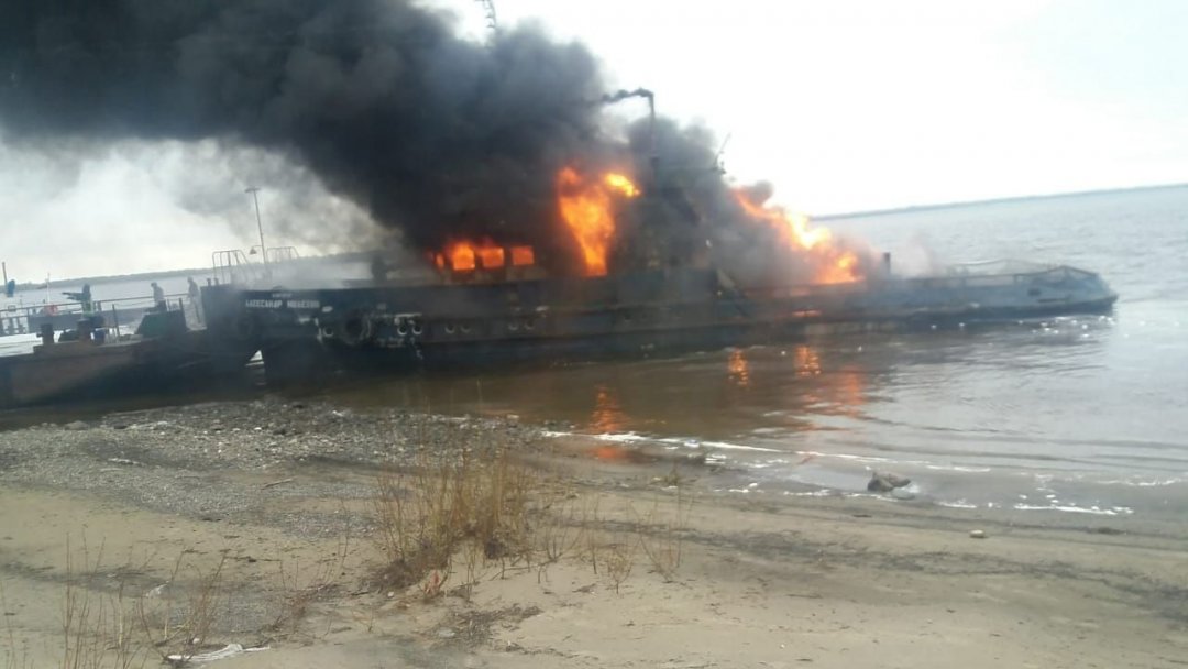 Пожар на катере в Усинском районе